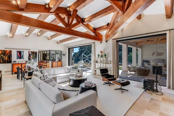 Image No.6-6 Bed House for sale