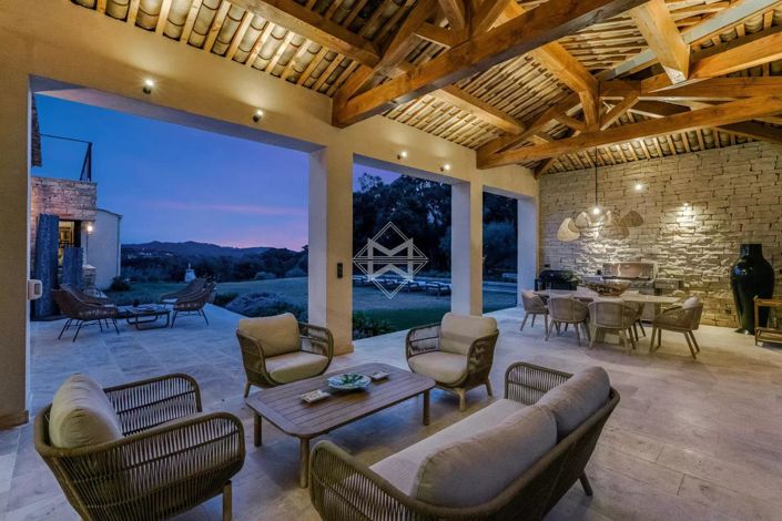 Image No.7-6 Bed House for sale