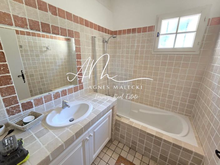 Image No.13-3 Bed House for sale