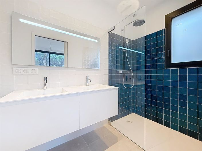 Image No.14-4 Bed House for sale