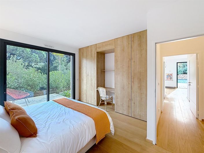 Image No.15-4 Bed House for sale