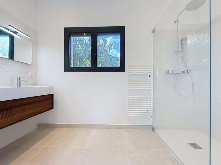 Image No.21-4 Bed House for sale