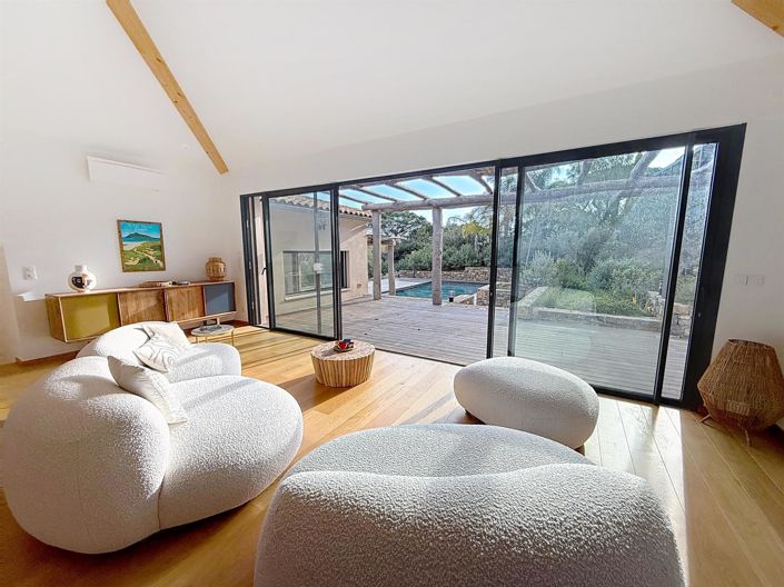 Image No.5-4 Bed House for sale