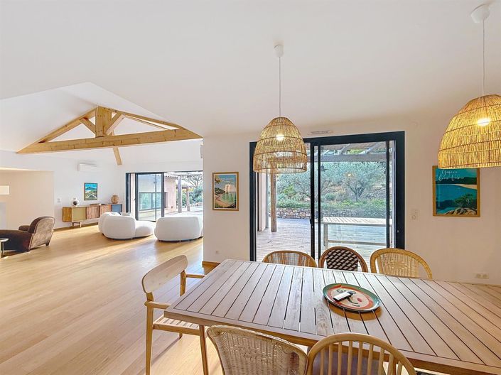 Image No.7-4 Bed House for sale