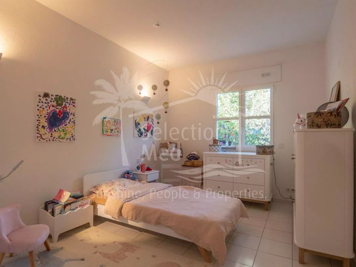 Image No.11-4 Bed House for sale