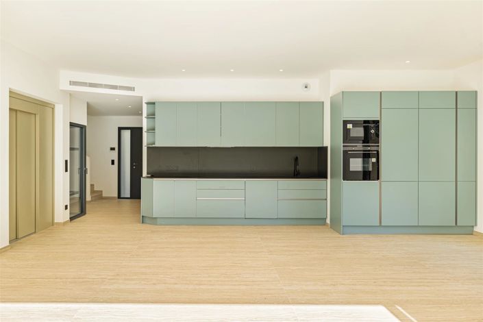 Image No.3-3 Bed House for sale