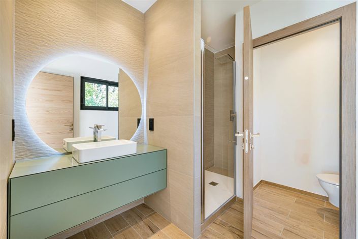 Image No.9-3 Bed House for sale