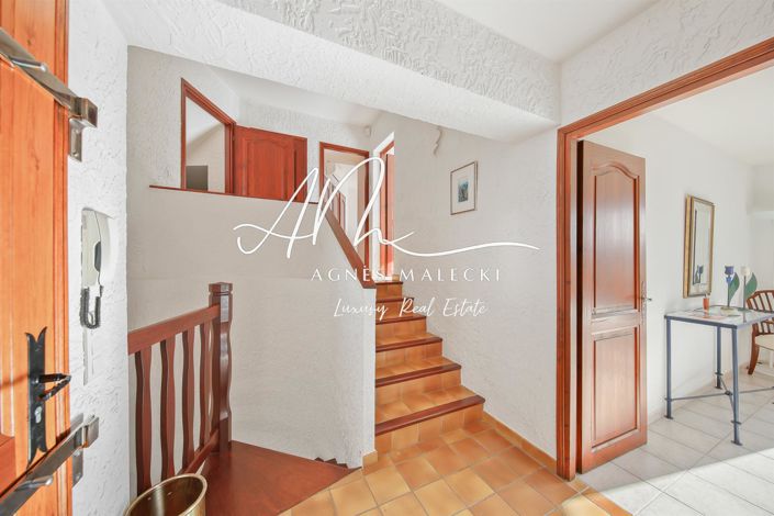 Image No.15-5 Bed House for sale