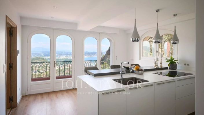 Image No.10-4 Bed House for sale