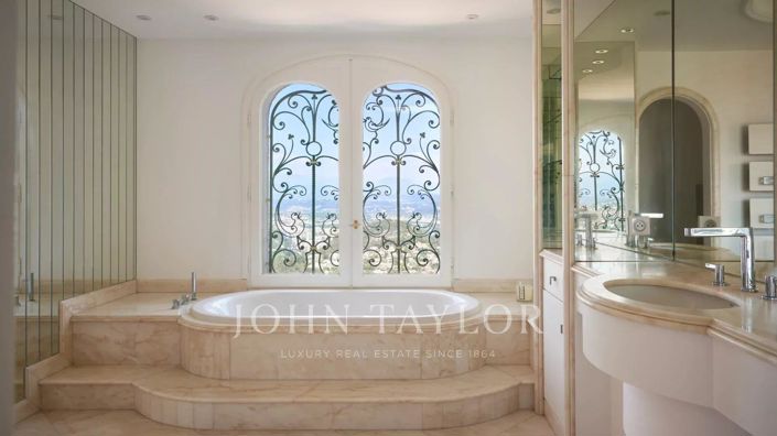 Image No.14-4 Bed House for sale