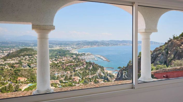 Image No.16-4 Bed House for sale