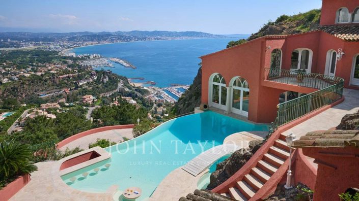 Image No.3-4 Bed House for sale