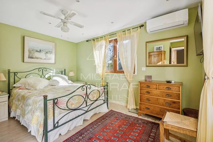 Image No.10-6 Bed House for sale