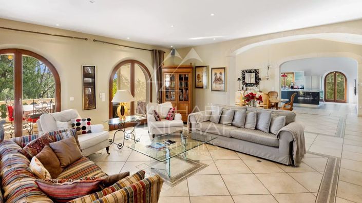 Image No.4-6 Bed House for sale