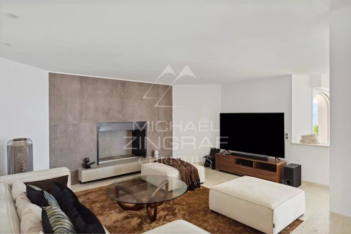 Image No.10-5 Bed House for sale