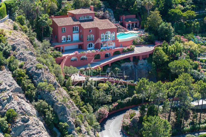 Image No.2-5 Bed House for sale