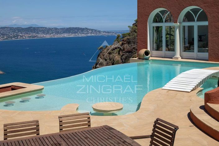 Image No.4-5 Bed House for sale