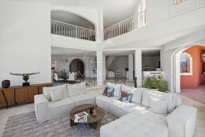 Image No.7-5 Bed House for sale