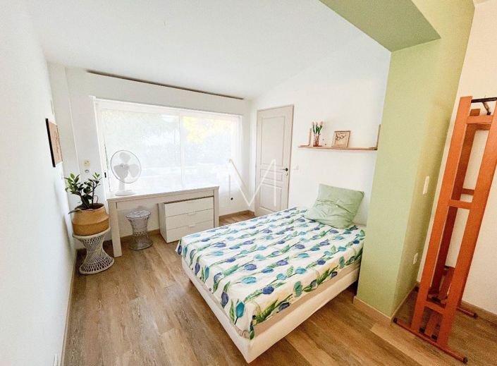 Image No.12-5 Bed House for sale