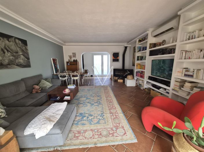 Image No.24-5 Bed House for sale