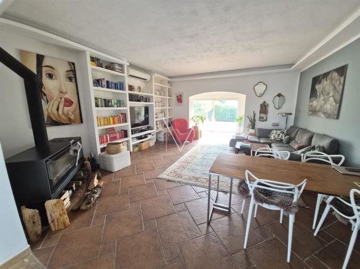 Image No.4-5 Bed House for sale