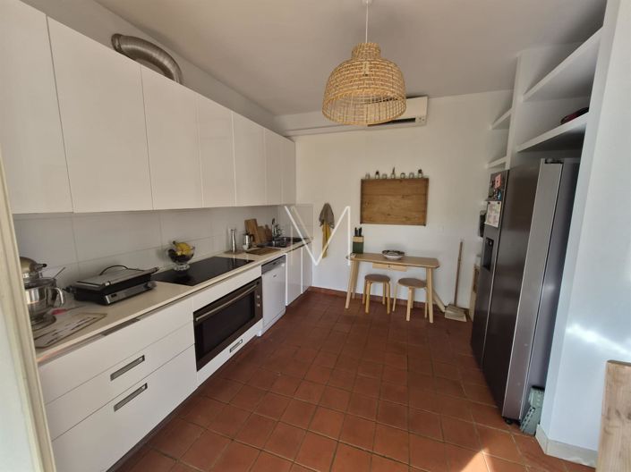 Image No.6-5 Bed House for sale