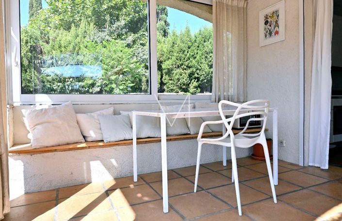 Image No.8-5 Bed House for sale