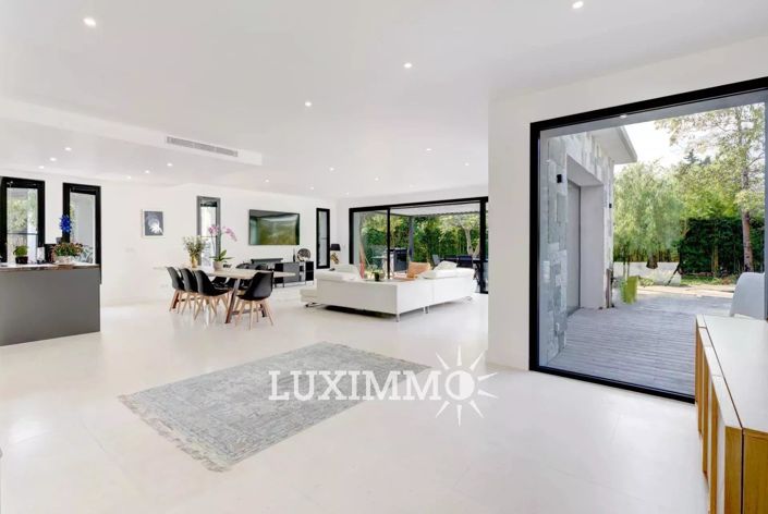 Image No.3-4 Bed House for sale