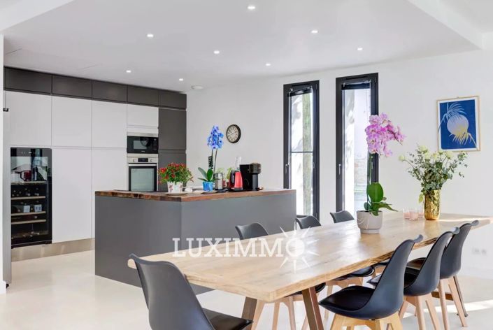 Image No.5-4 Bed House for sale