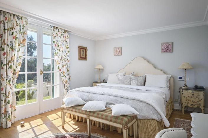 Image No.14-6 Bed Apartment for sale