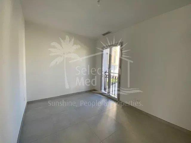 Image No.16-4 Bed House for sale