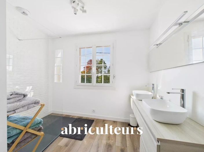 Image No.10-4 Bed House for sale