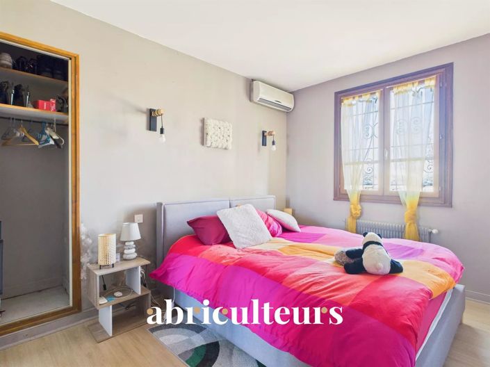 Image No.15-3 Bed House for sale