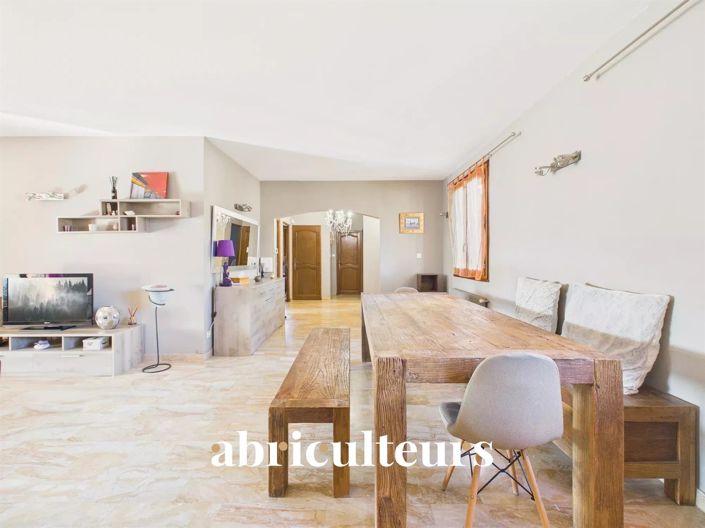 Image No.5-3 Bed House for sale