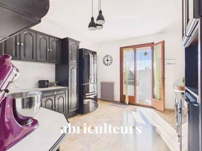 Image No.9-3 Bed House for sale