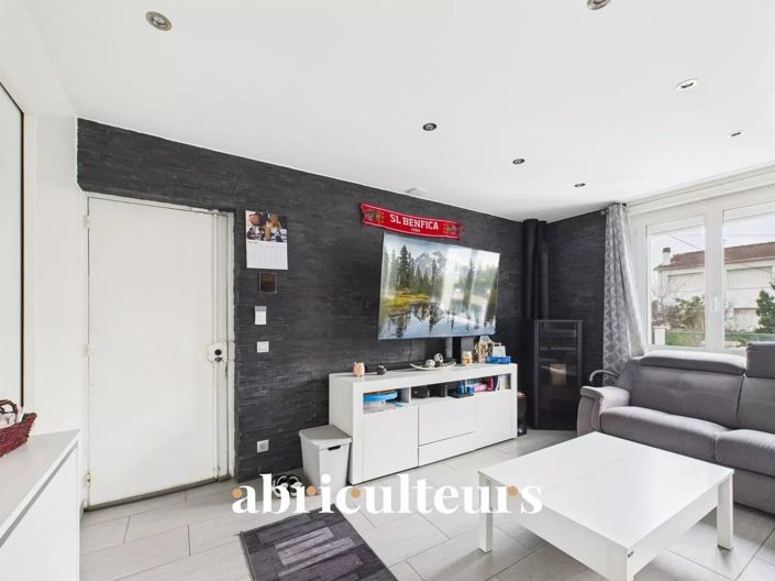 Image No.10-4 Bed House for sale