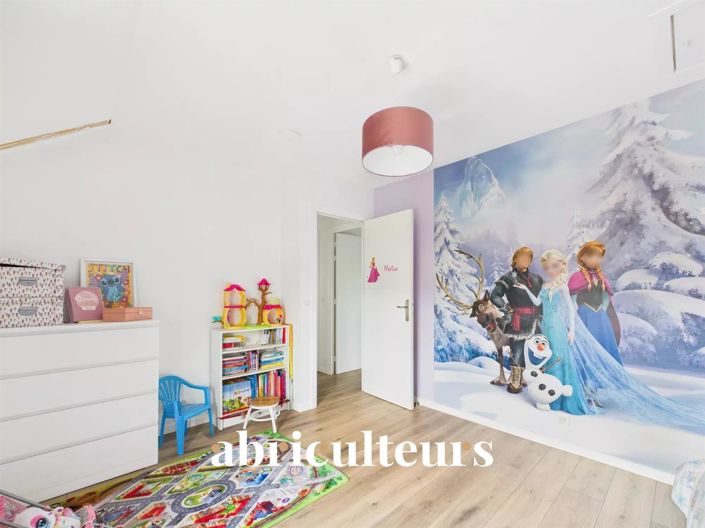 Image No.15-4 Bed House for sale