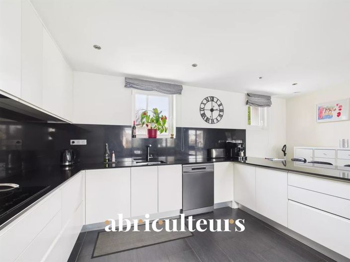 Image No.4-4 Bed House for sale