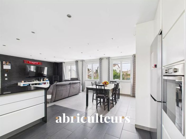 Image No.5-4 Bed House for sale