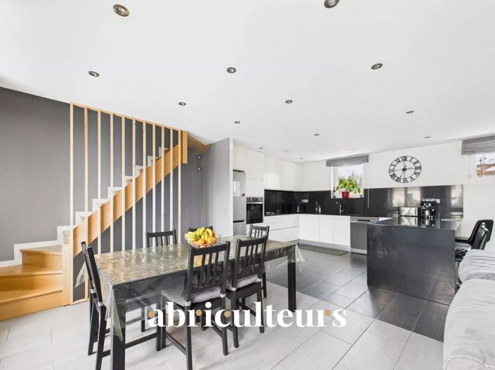 Image No.7-4 Bed House for sale