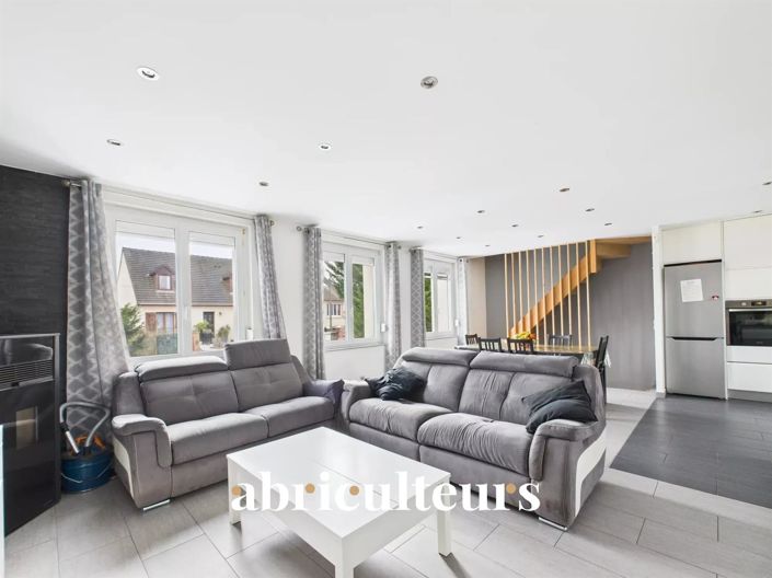 Image No.9-4 Bed House for sale