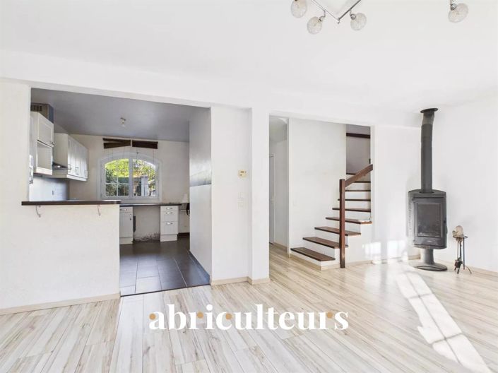 Image No.2-3 Bed House for sale