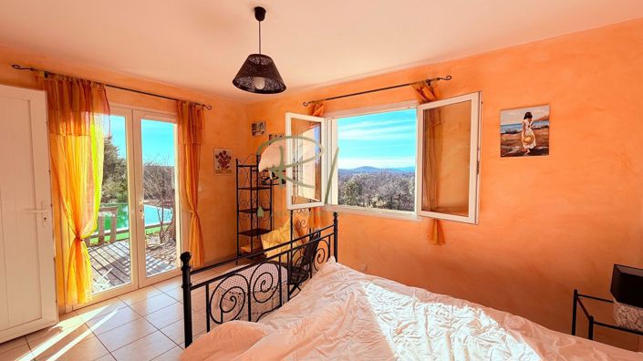 Image No.15-4 Bed House for sale