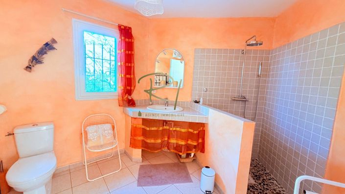 Image No.18-4 Bed House for sale