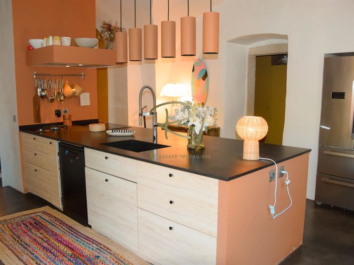 Image No.6-9 Bed House for sale