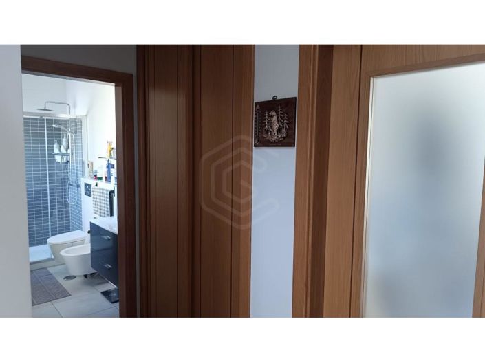 Image No.17-3 Bed House for sale