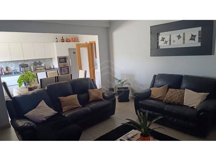 Image No.2-3 Bed House for sale