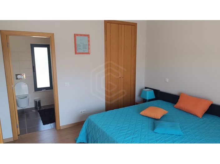 Image No.21-3 Bed House for sale