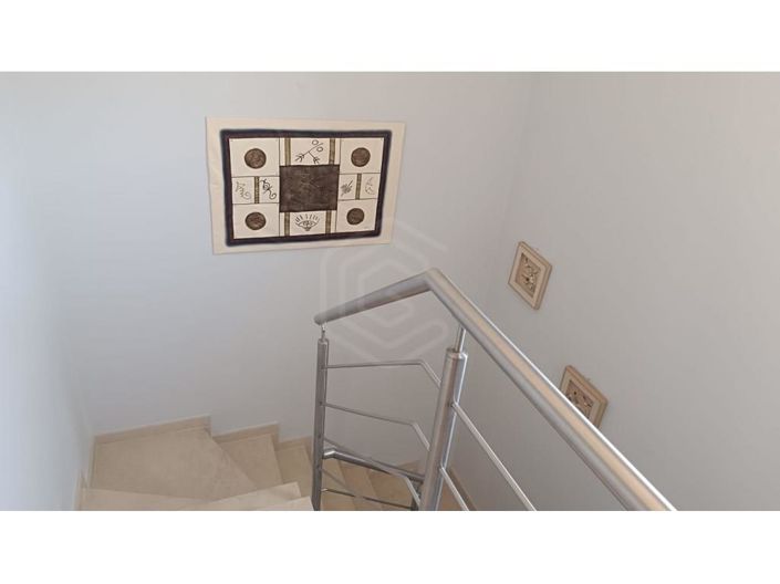 Image No.32-3 Bed House for sale