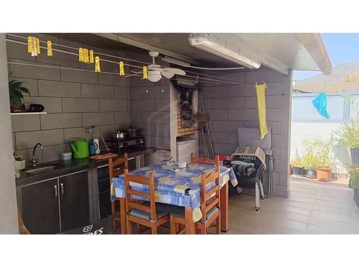 Image No.8-3 Bed House for sale